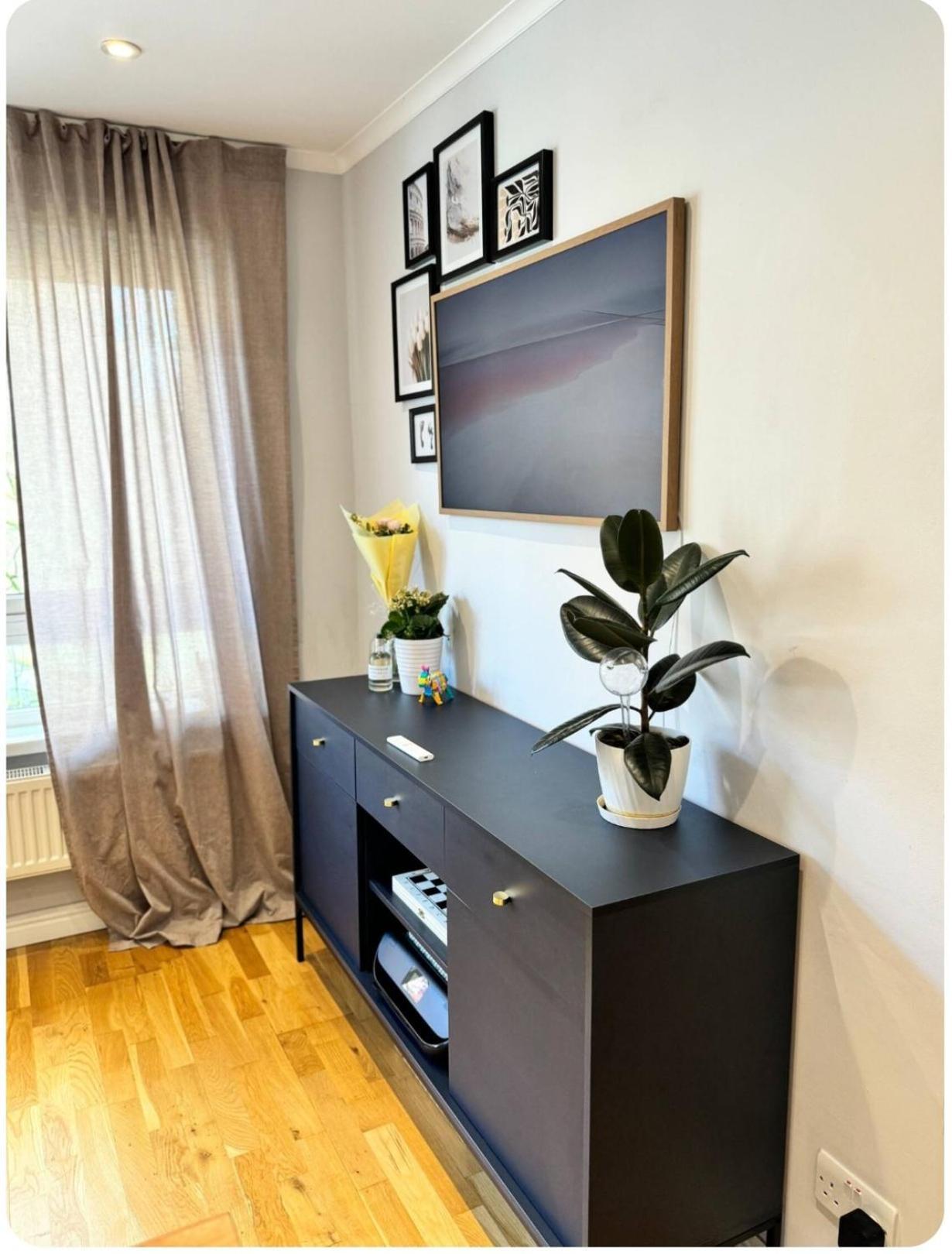 Two Bedroom Flat In The Heart Of London Eksteriør bilde